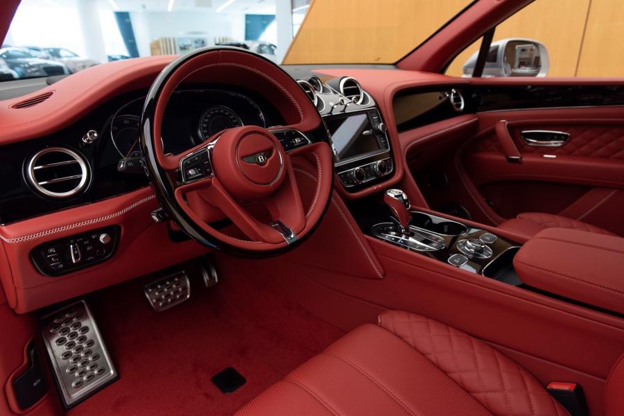 Торпедо Bentley Bentayga W12 2020 года  (UAE) (фото 7 из 10)